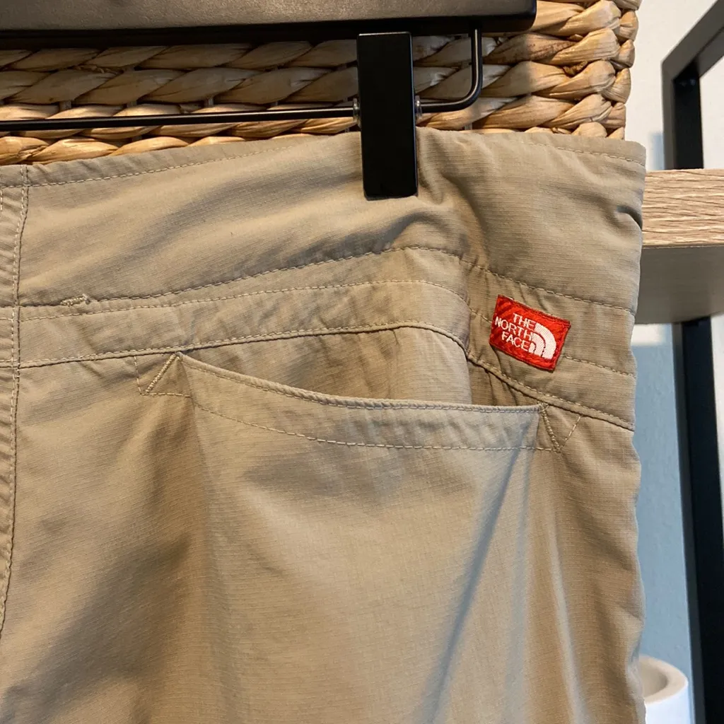 The North Face Mid-Rise Nylon Cargo Capri Pant, 10 - Image 6