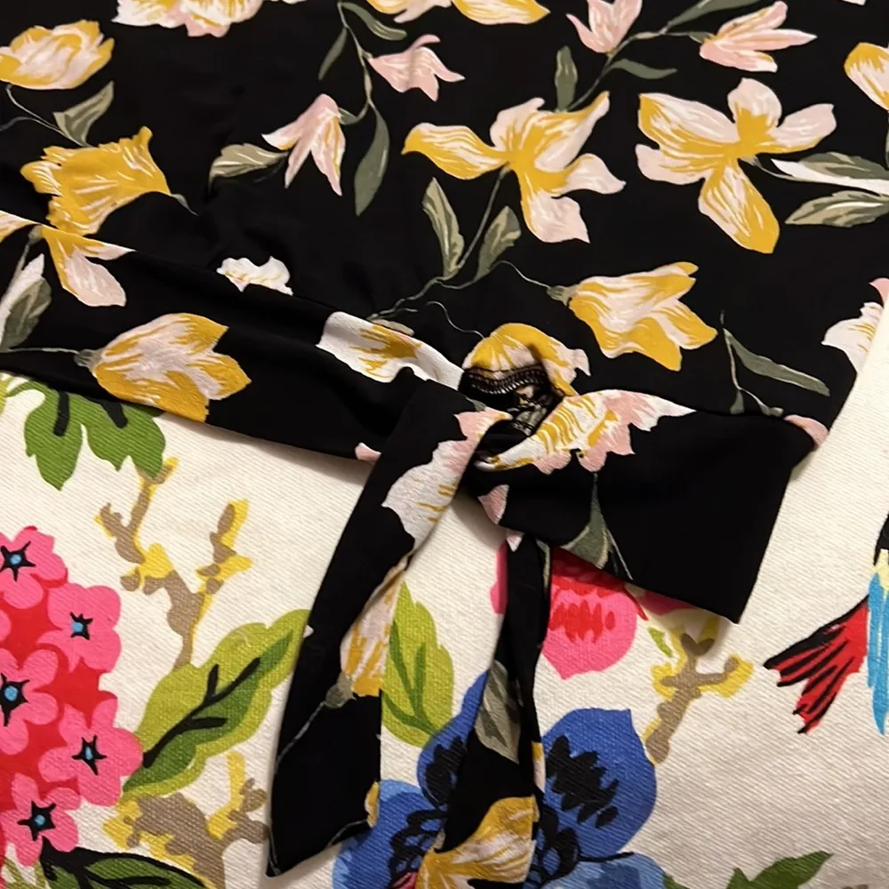 Ladies cold shoulder blouse Sz M by A.U.W - Image 5