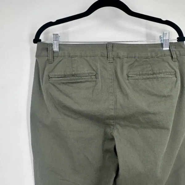 A.n.a NWT Women’s Chino Crop Military Green Flat Front‎ Pants Size 8 - Image 6