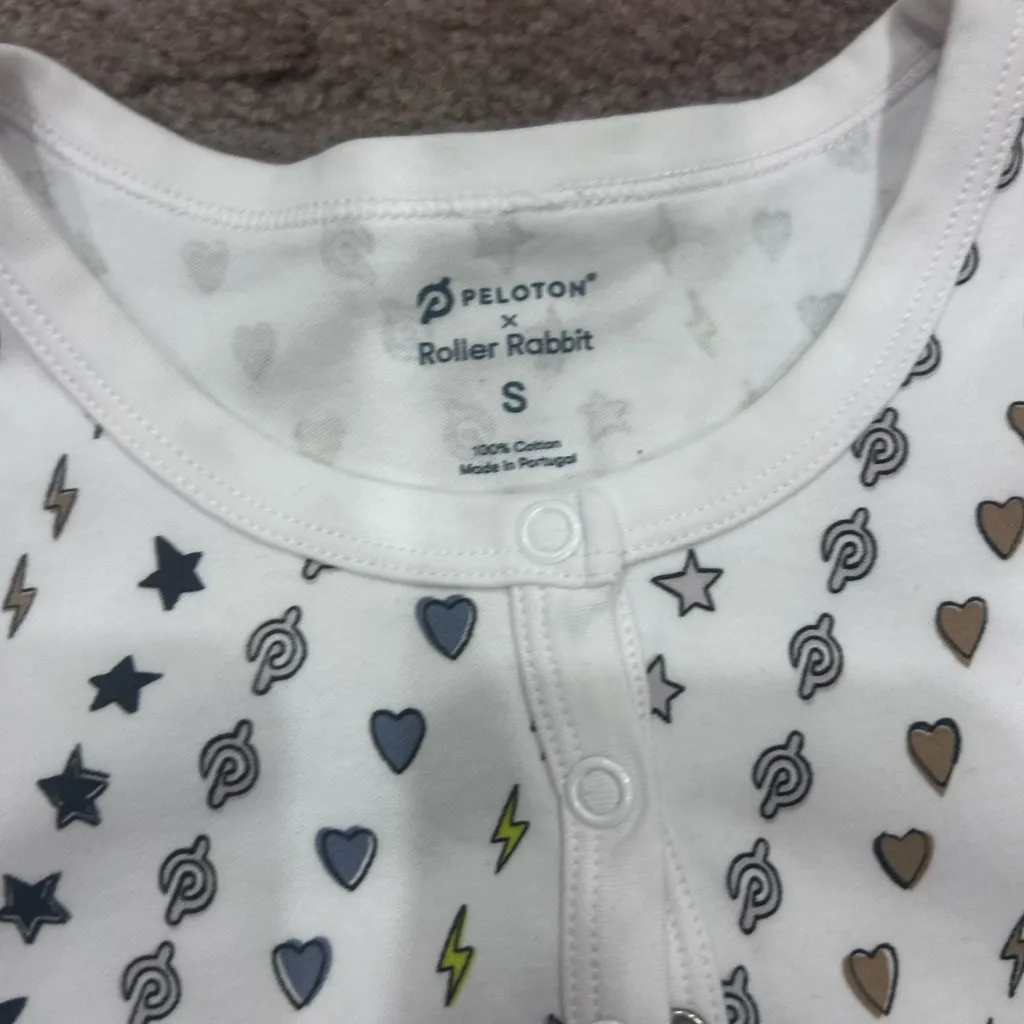 Roller Rabbit X Peleton Hearts and lightening Henley Pajamas 100% Cotton Small - Image 4