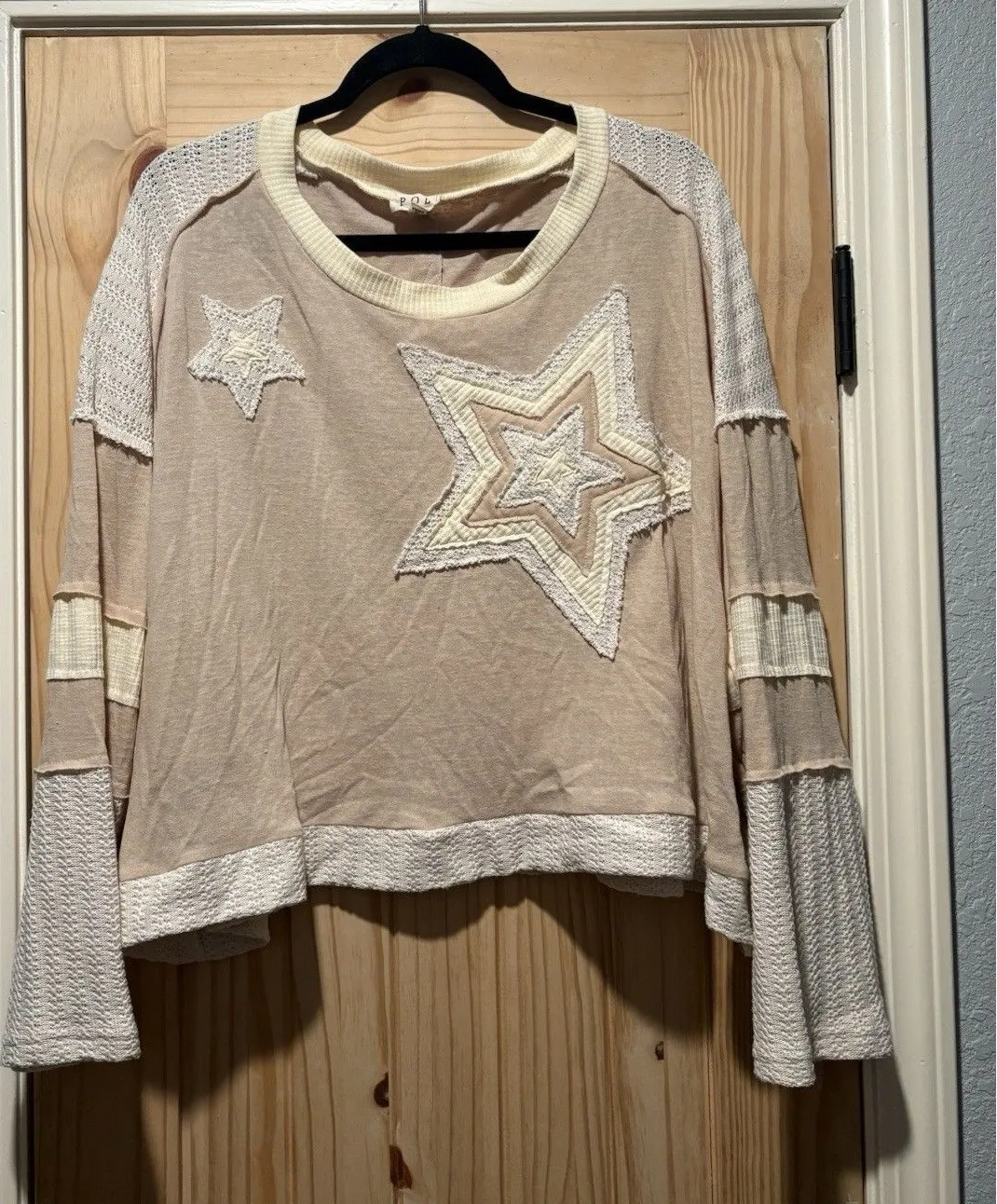 POL Cozy Star Patch Colorblock Womens Medium Long Sleeve Beige Tan Oversized - Image 1