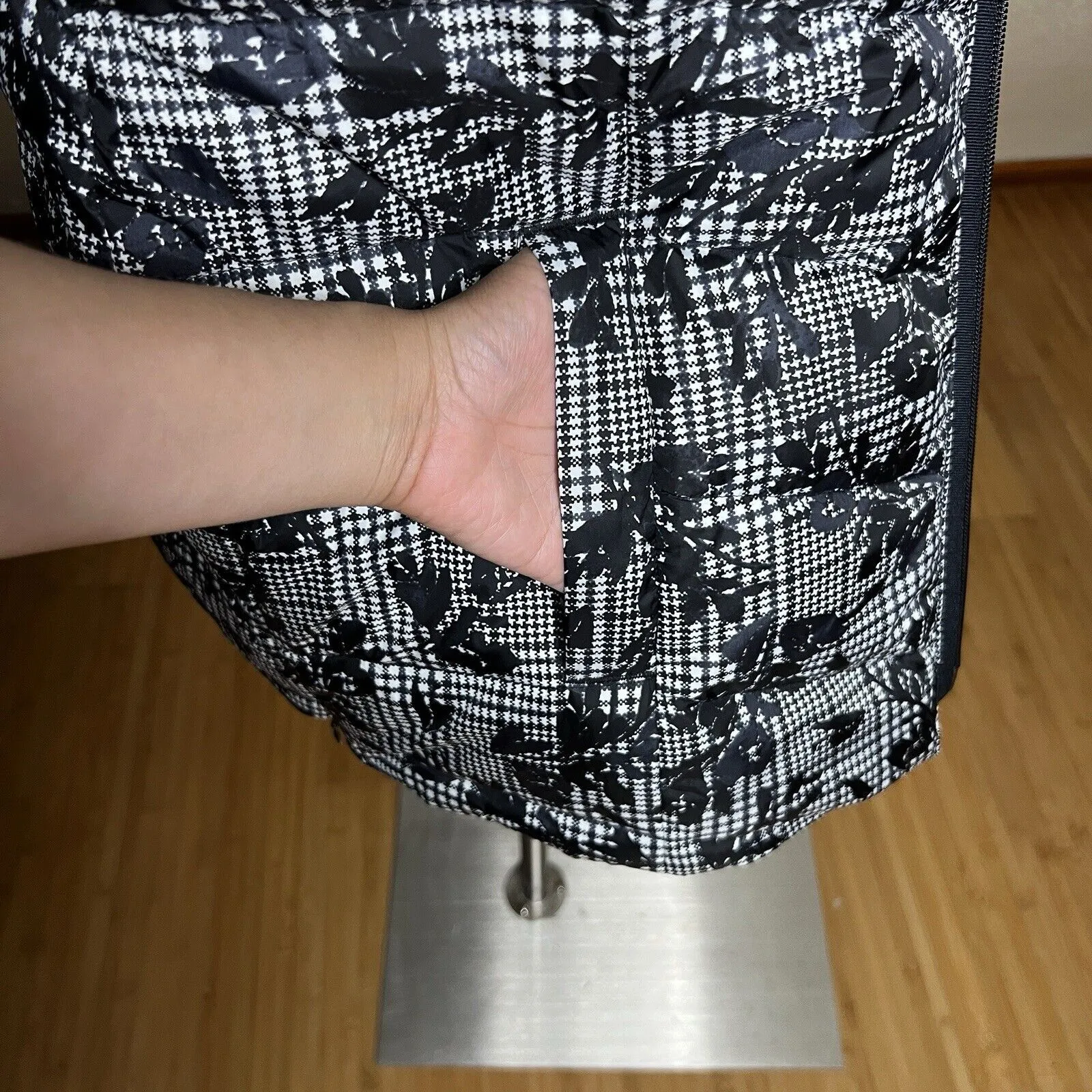 J Jill Down Vest Womens Small Petite Black White Floral Puffer LongLine Full Zip Size undefined - Image 8