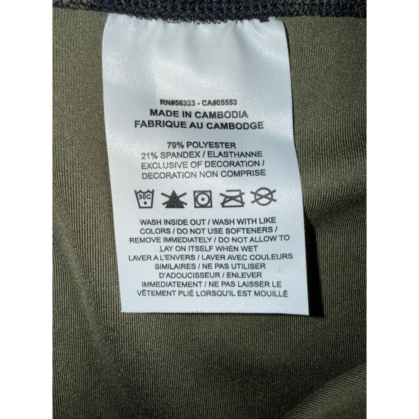 Nike One Luxe Icon Clash Women's Mid-Rise Training Bike Shorts in an atomic vivi - Image 8