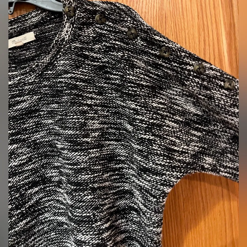 Madewell Asymmetrical Button-Shoulder Wide Sleeve Sweater in True Black Sz Small - Image 8