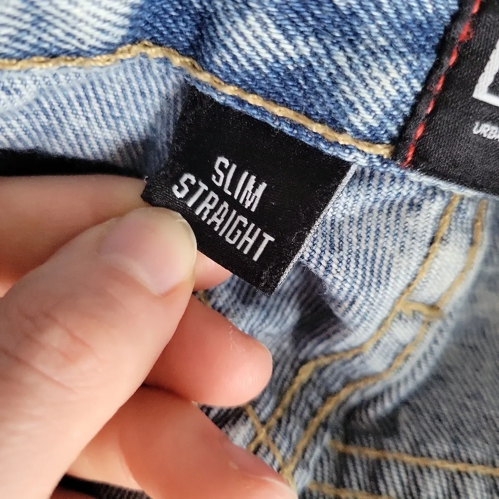 BDG Urban Outfitters | Women's Acid Wash Bleached Slim Straight Jeans - Size 26 - Image 12