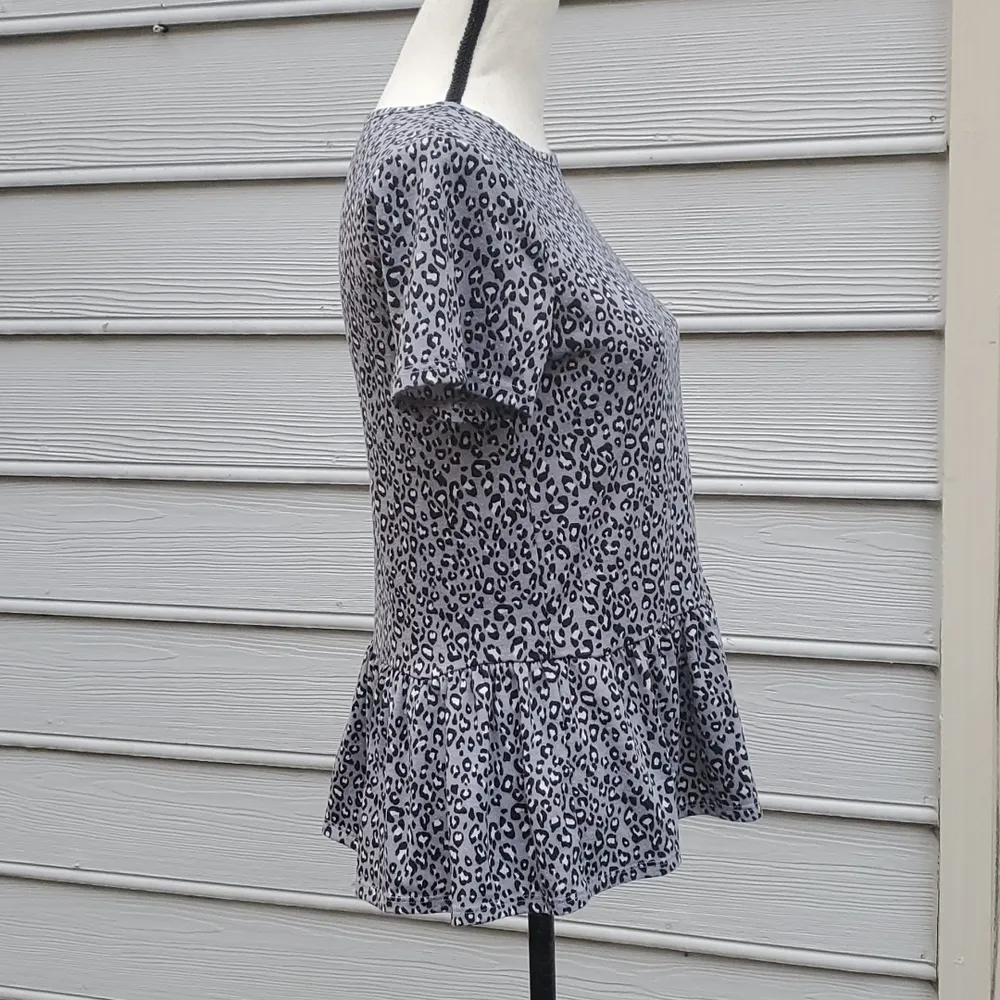 Gaze Animal Print Short Sleeve Peplum Top Size XS - Image 4