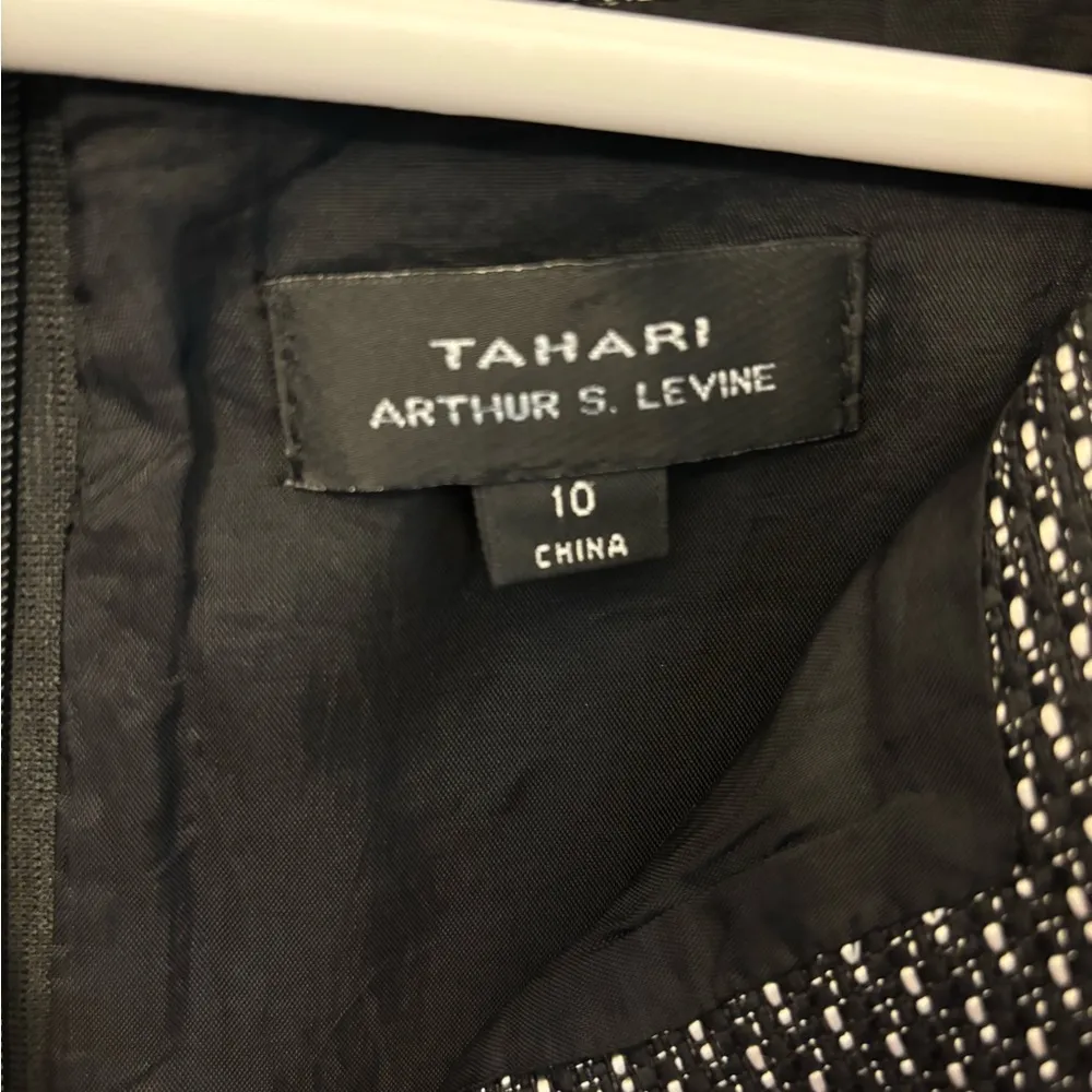 Tahari Arthur S Levine black and white woven sheath dress size 10 beade… - Image 8