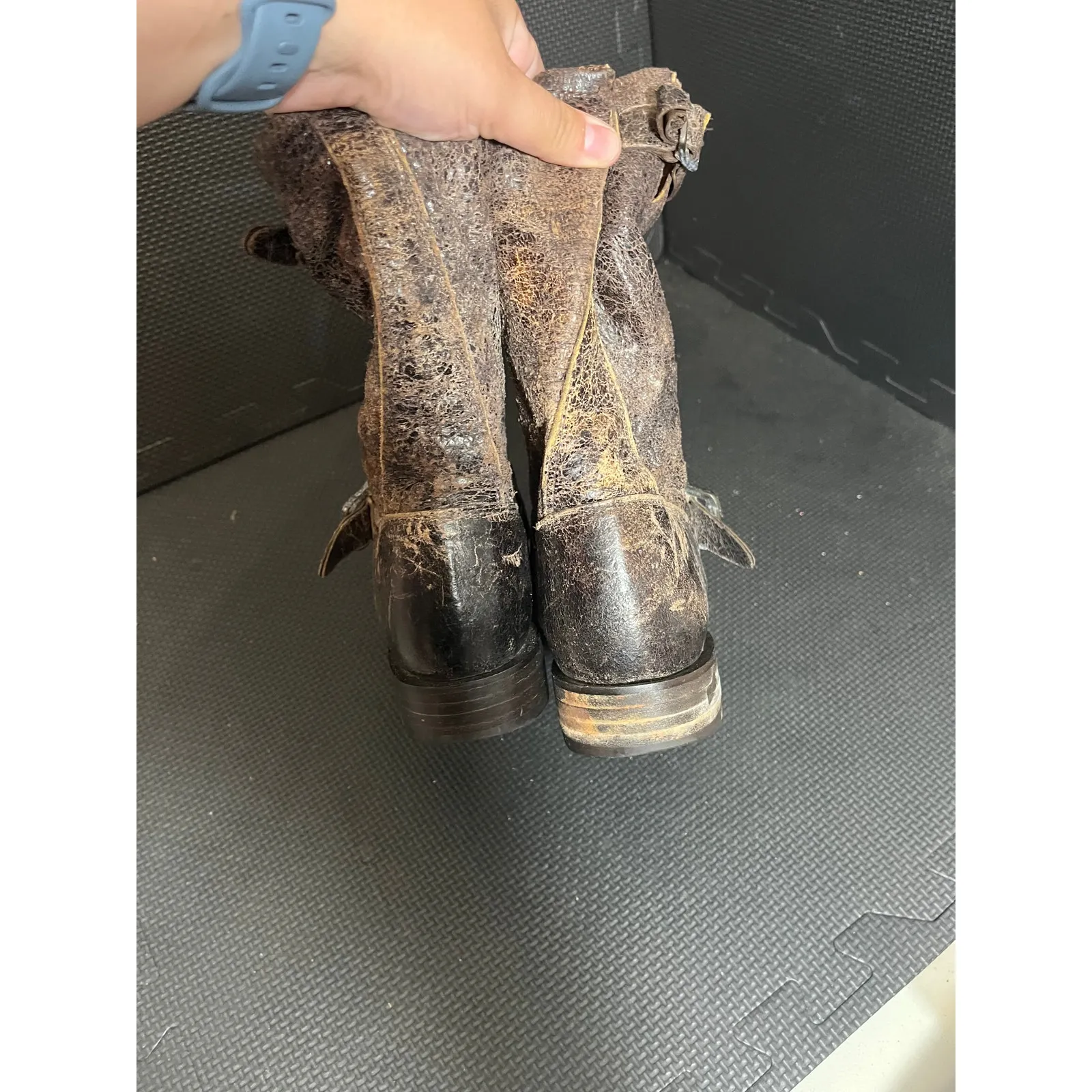 Women’s FRYE distressed Veronica‎ short boot brown leather moto shoes size 6B - Image 5