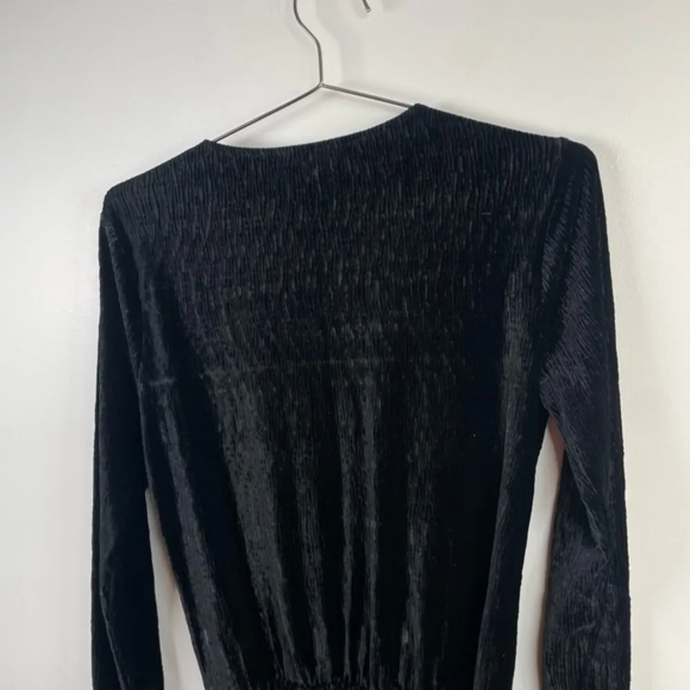 h:ours Black Velvet‎ Deep V Neckline Long Sleeve Mini Dress - Image 4