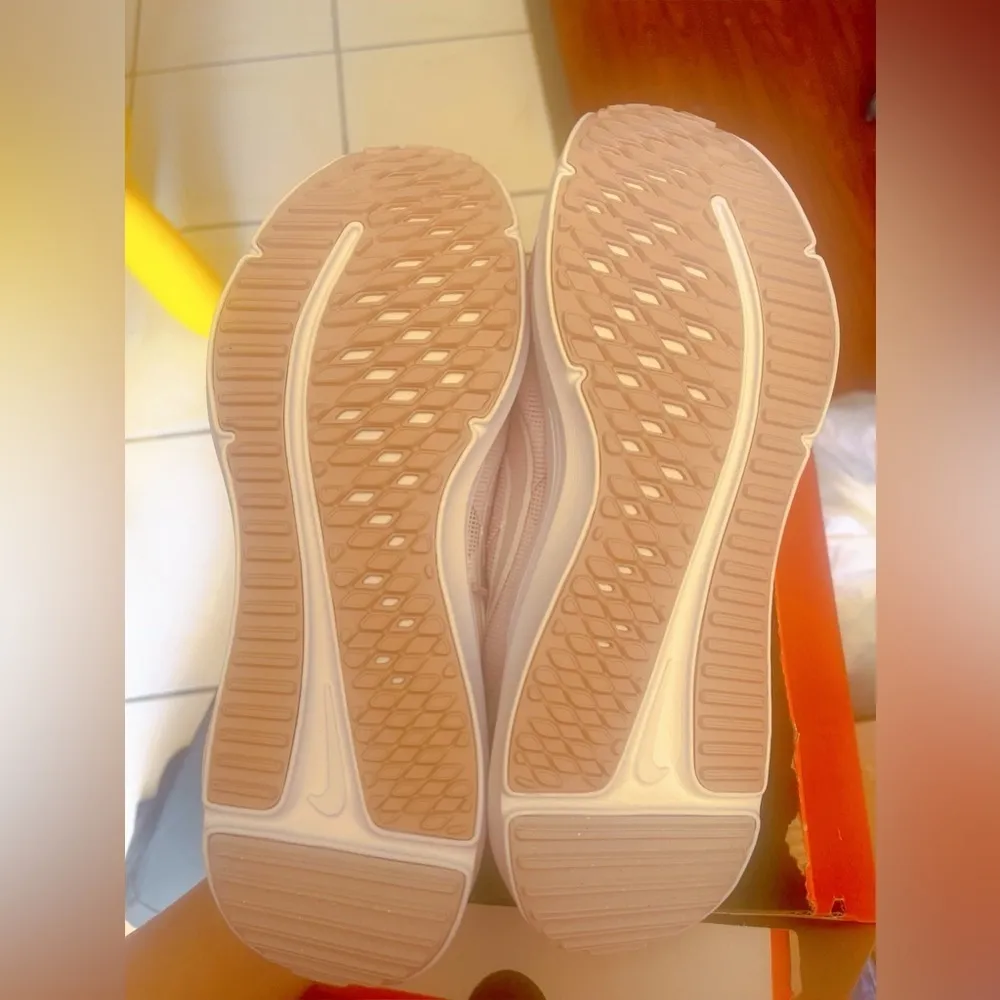 NWT  Women’s Downshifter 12 Running Shoe 9.5 - Image 12