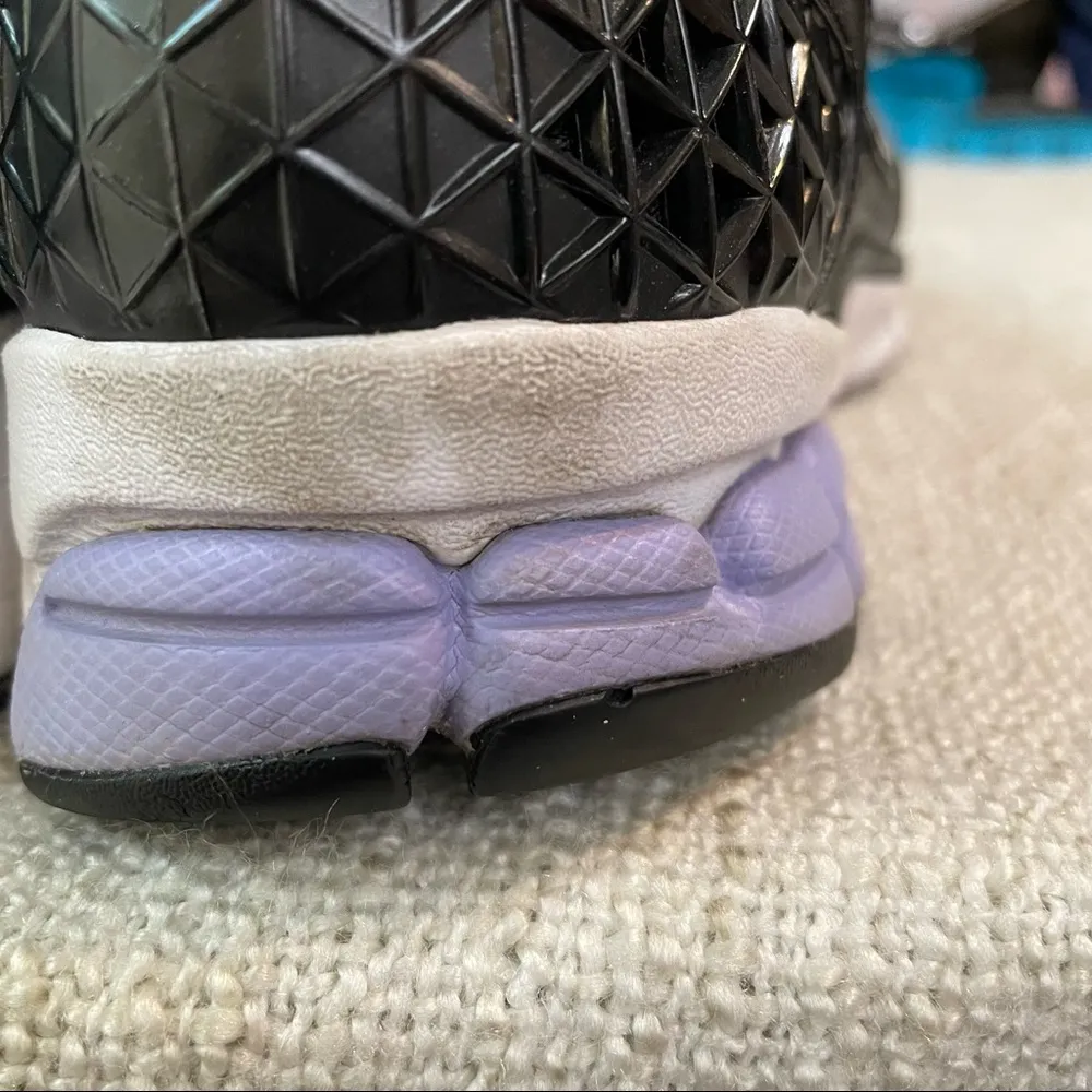 Nike Women’s Vomero Athletic Shoes - Image 9