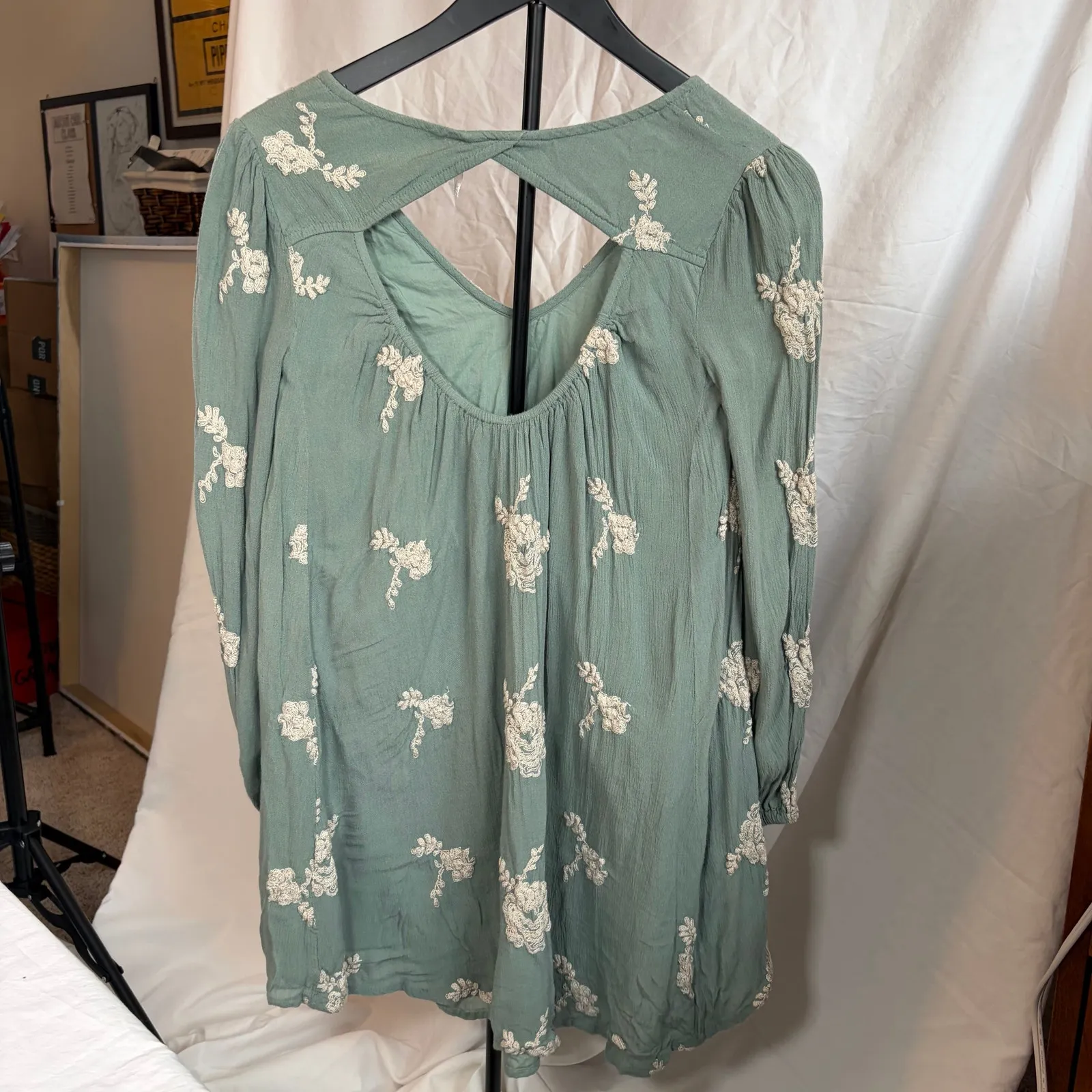 Free People women’s sage green Emma embroidered tent dress. Size XS. Boho. - Image 7