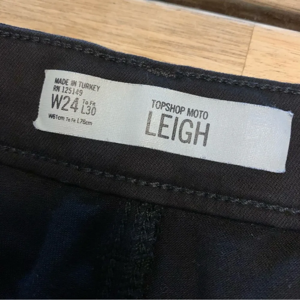 Topshop Moto Leigh Black Skinny Jeans With Ripped Knees 24x30 - Image 7