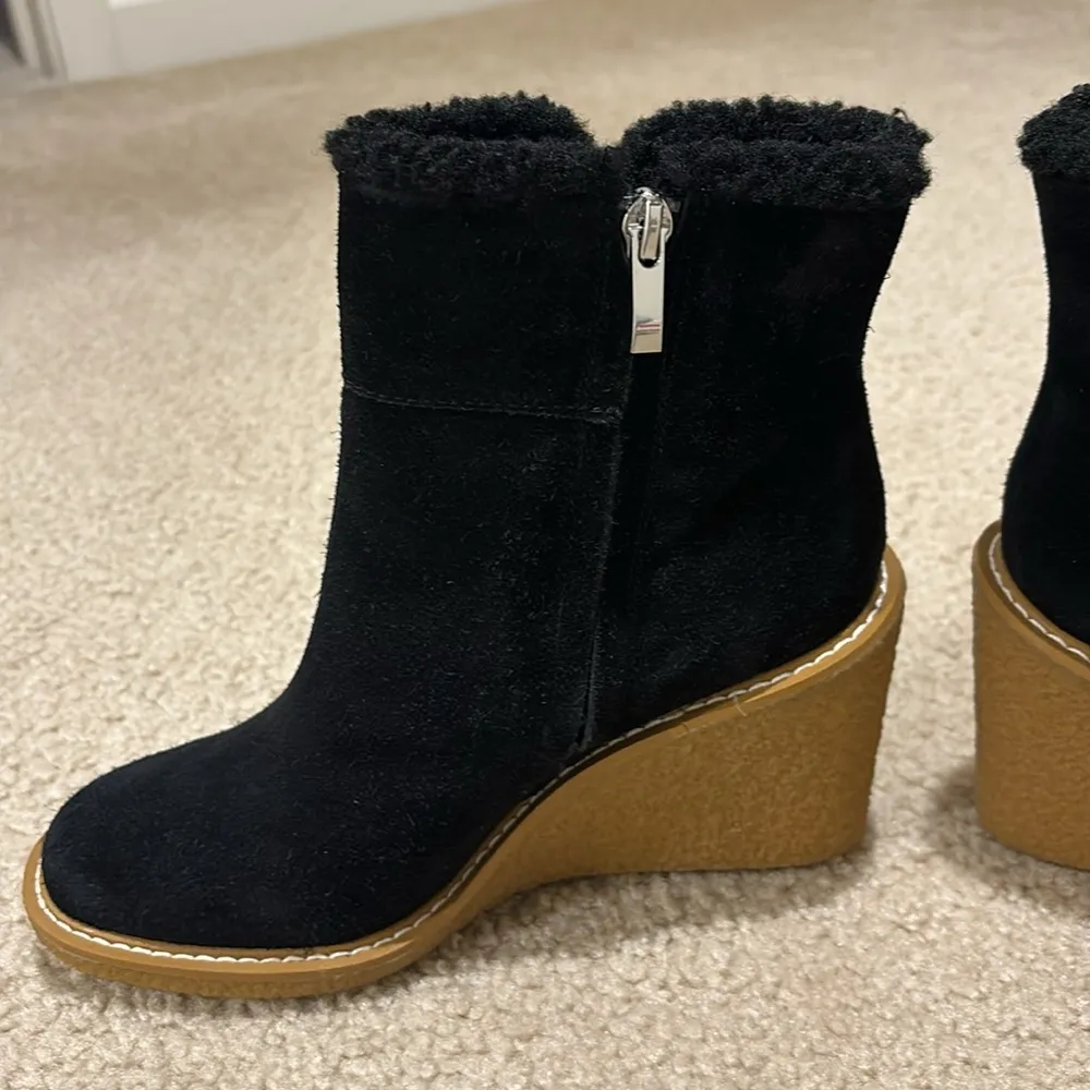 NWOT Franco Sarto Ulayna Suede Faux Shearling Wedge Booties Women’s 7.5 Black - Image 6