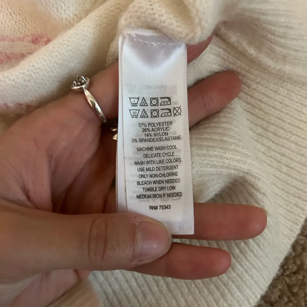 Jessica Simpson Soft Sweater Size Medium - Image 7