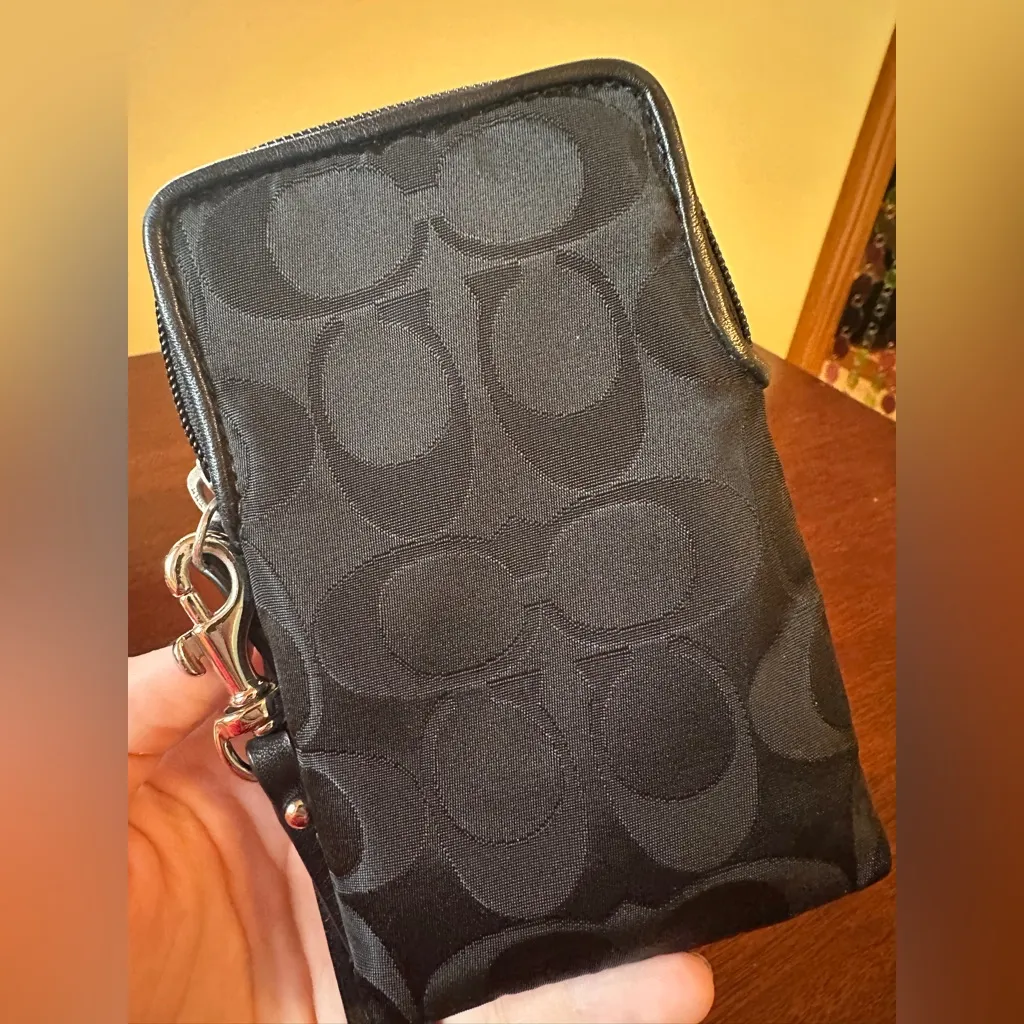 COACH Wristlet - Image 6