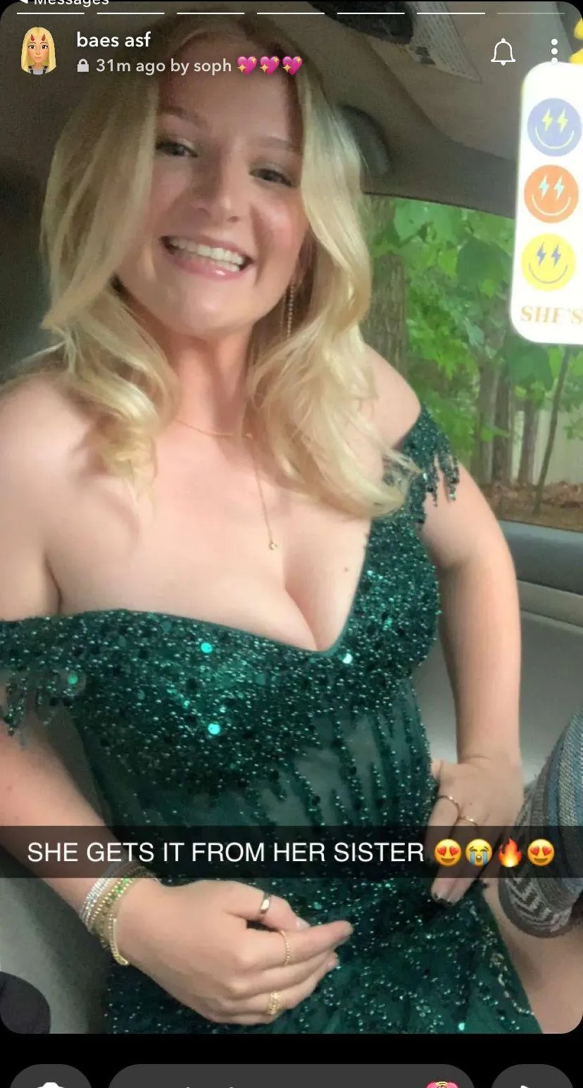 Emerald Green Beaded Prom Dress - Image 4