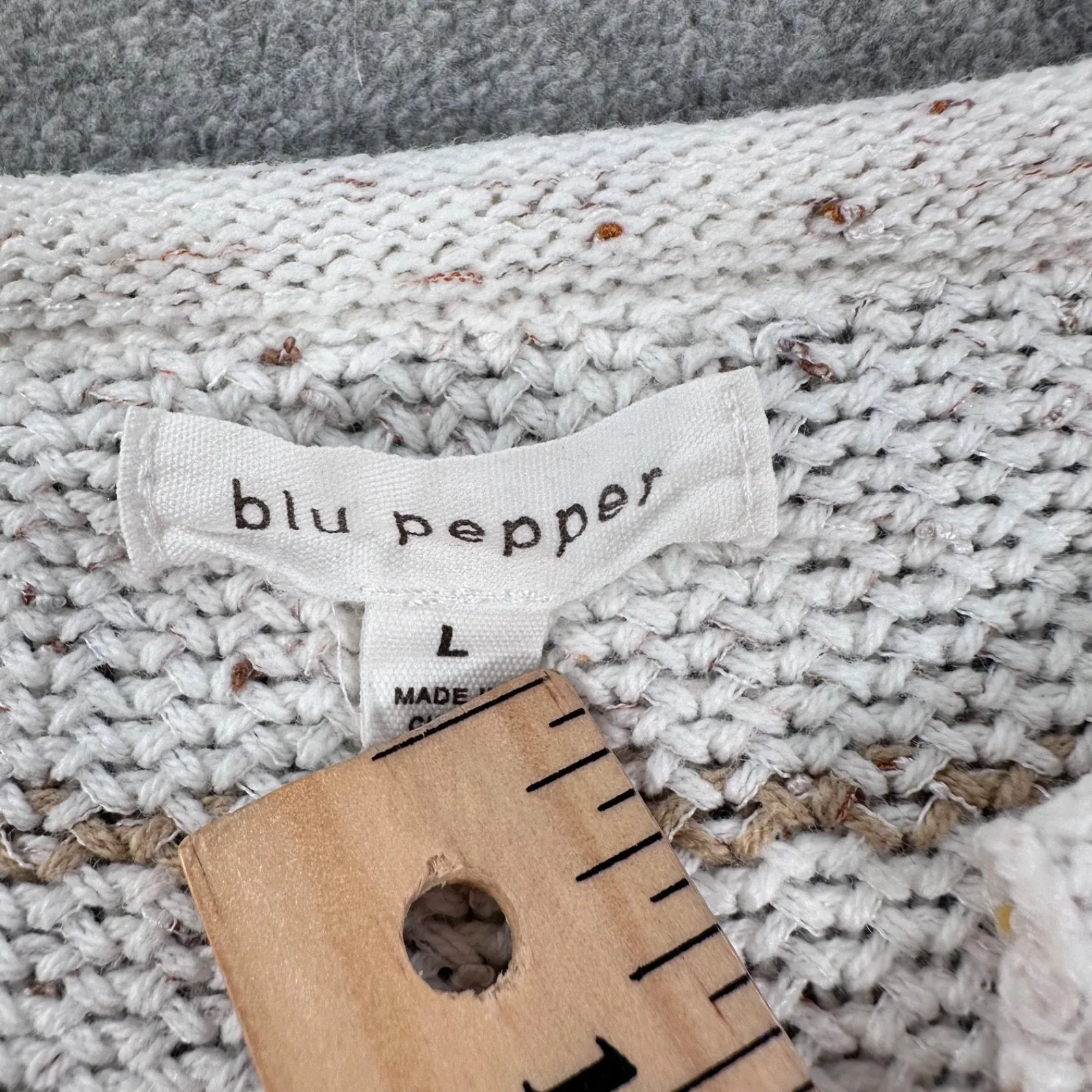 Blu Pepper V-Neck Stripe Pullover Sweater Women's Large Rolled Cuff Sleeve Knit - Image 5