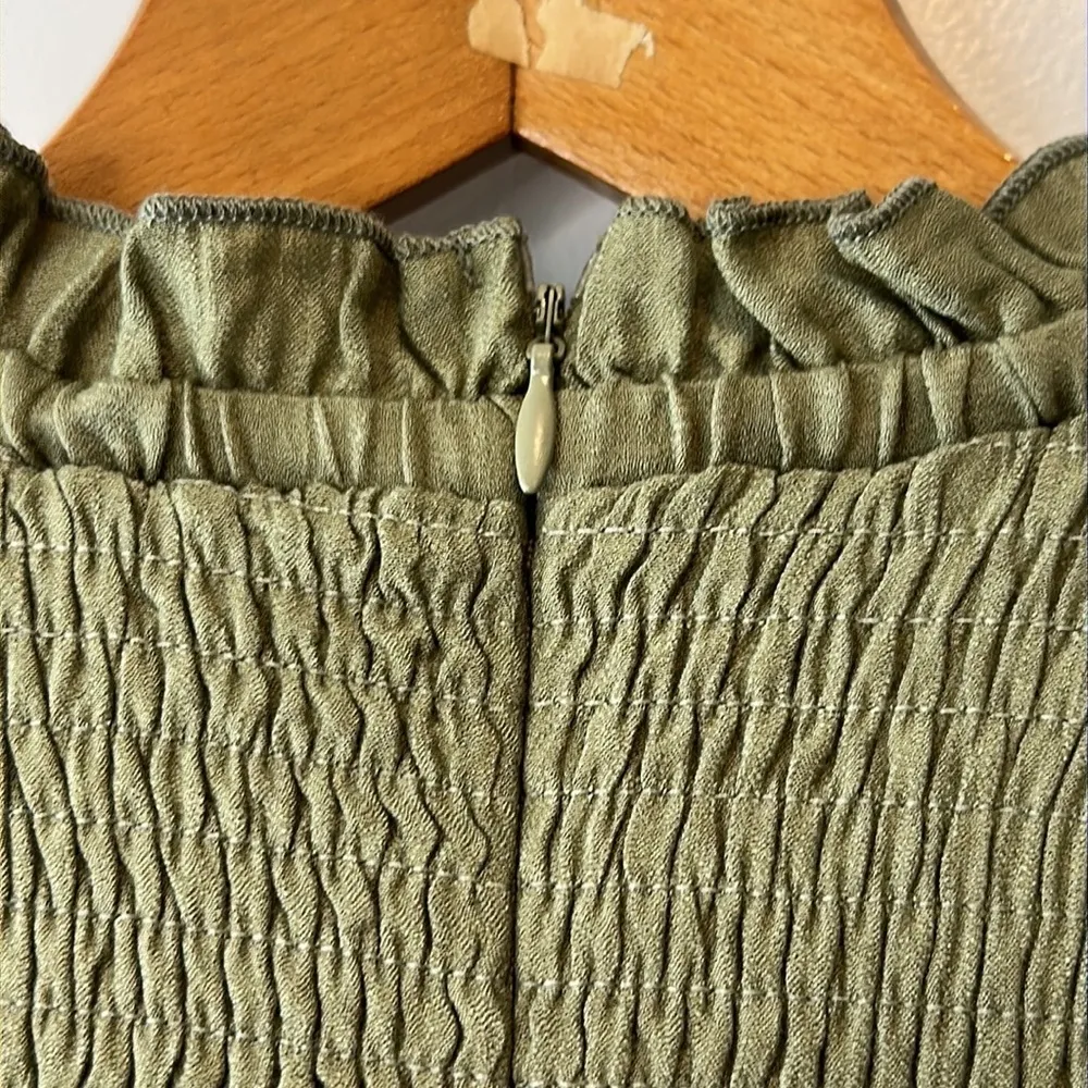 Moon River  Olive Green Smocked Puff Sleeve Shift Dress—Size Small - Image 8
