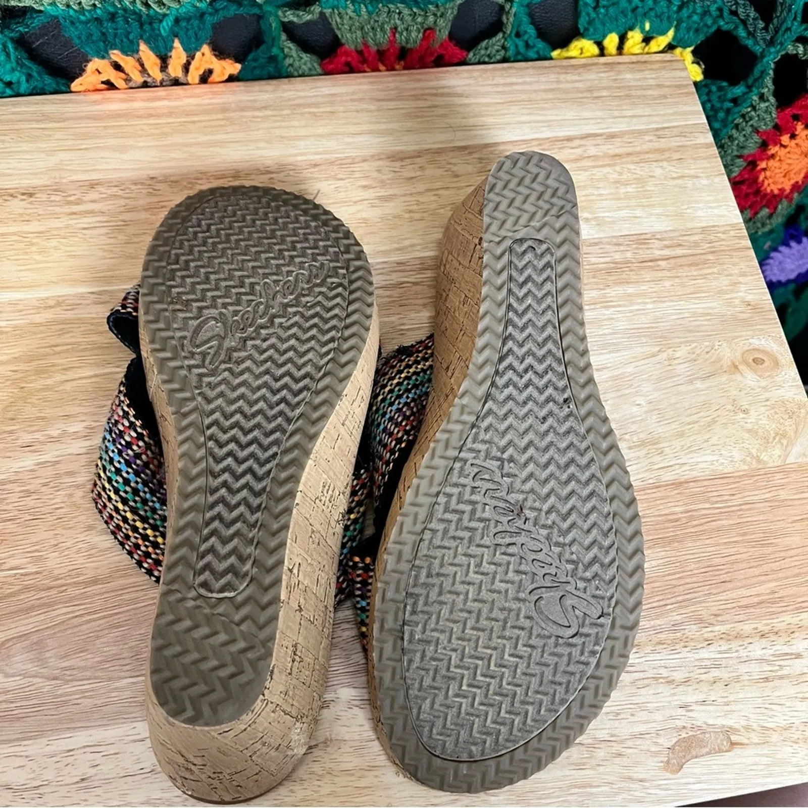 Skechers Luxe Foam Multi Color‎ Strap Wedge Size 10 - Image 13