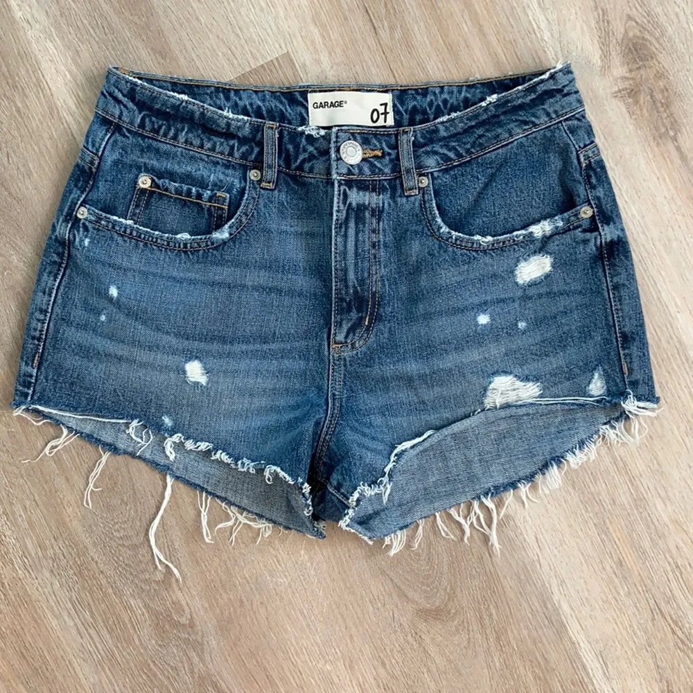 Garage Women’s Festival Denim Raw Hem Jean Shorts Size 7 - Image 18