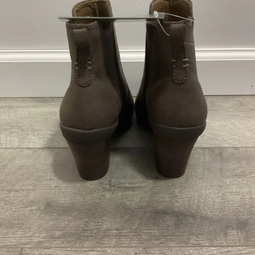 Posture Plus Dasha Block Heel Booties Size 7M NWT - Image 4