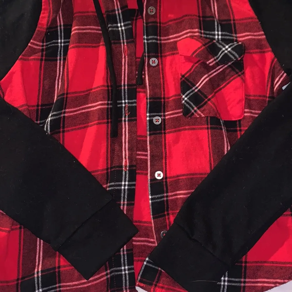 Junior’s Red & Black Plaid Flannel - Image 8
