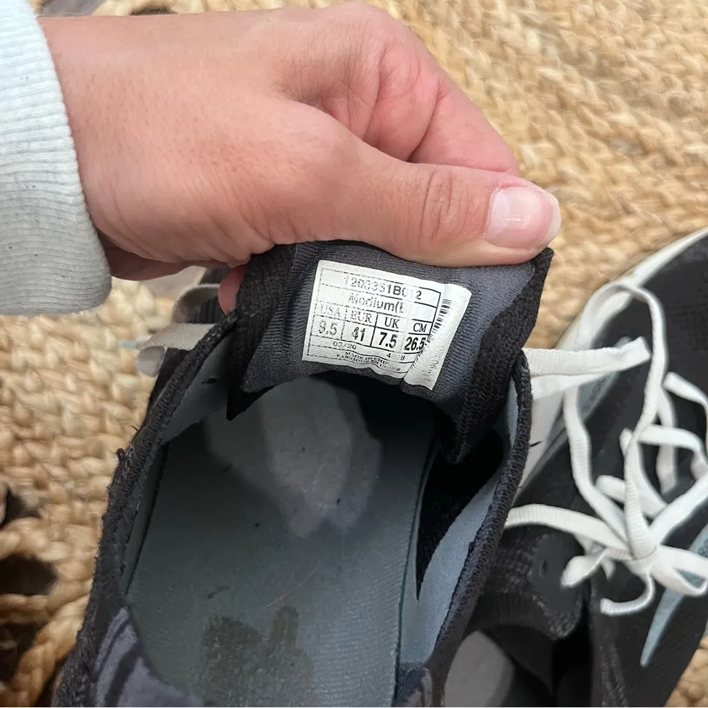 Womens Size 9.5 (B) Brooks Levitate 4 Shoes Black Gray Athletic Running Sneaker - Image 6