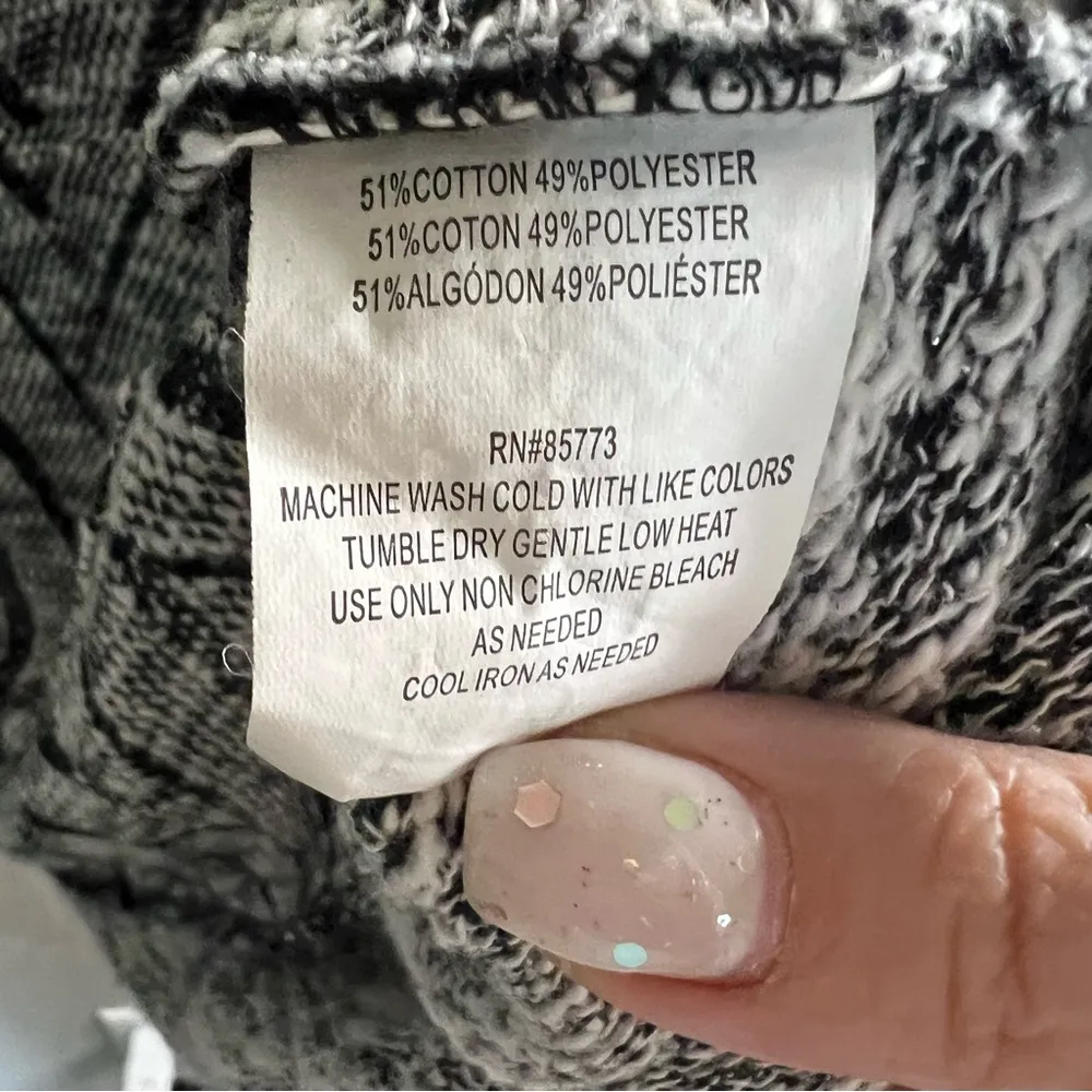 O’Neill Remi Black White Hooded Pullover Kangaroo Pouch Sweater - Image 8