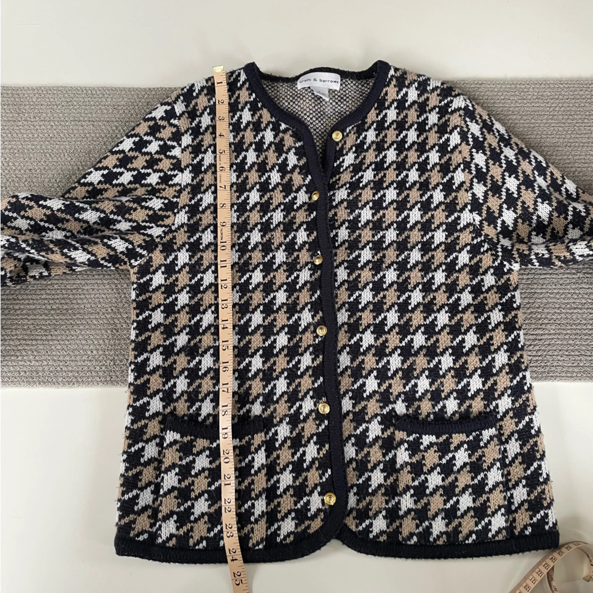 Croft & Barrow Navy Tan White Herringbone Cardigan Sweater Brass Buttons Sz S Blue - Image 5