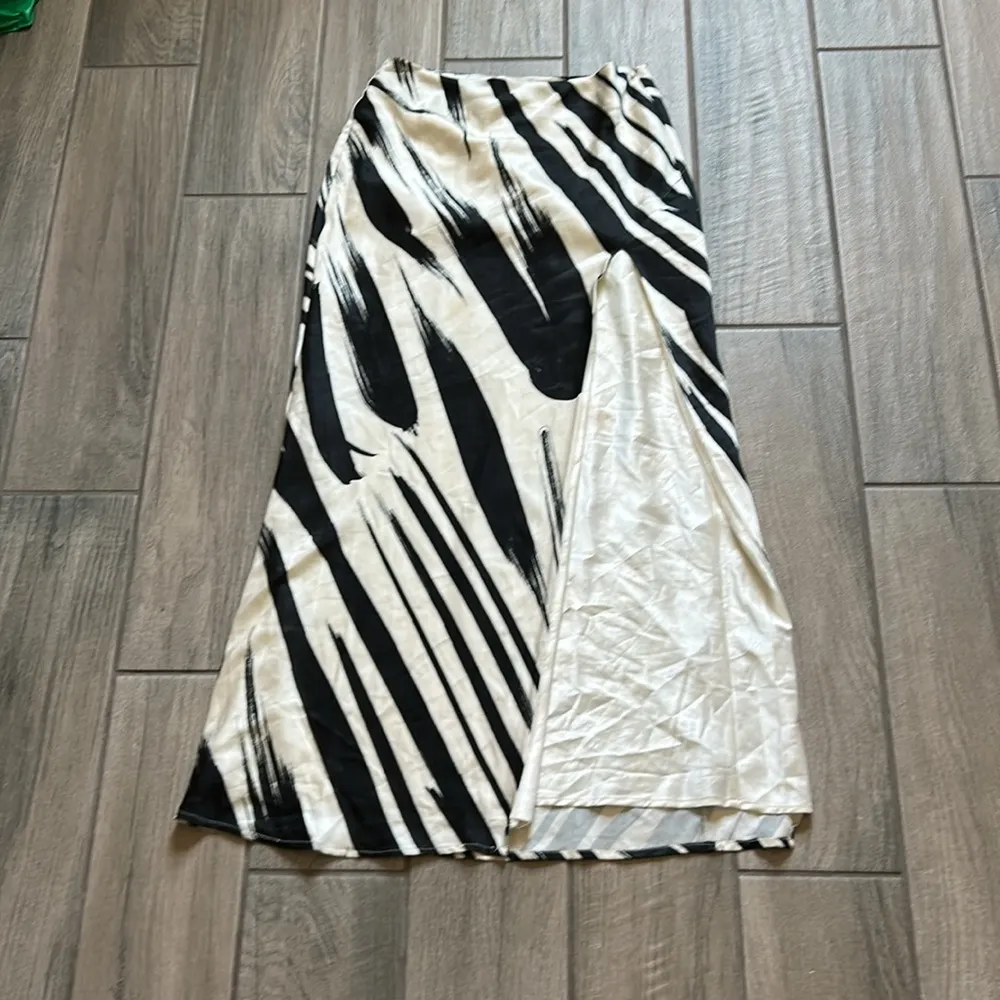Meshki Asymmetrical Black and White Maxi Skirt - Image 2