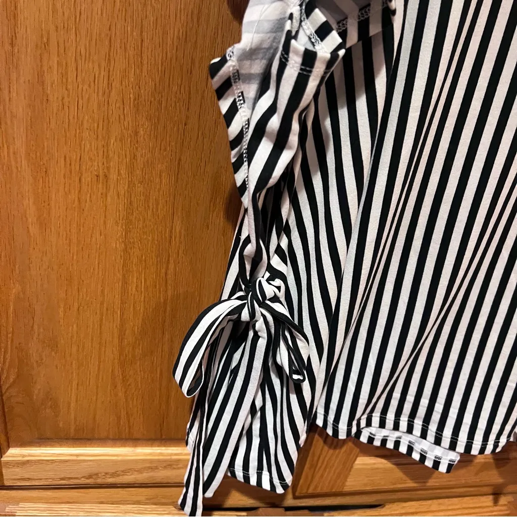 BOBEAU Vertical Stripe Flutter Sleeve Side Tie Top Black and Ivory‎ Size 3X - Image 10