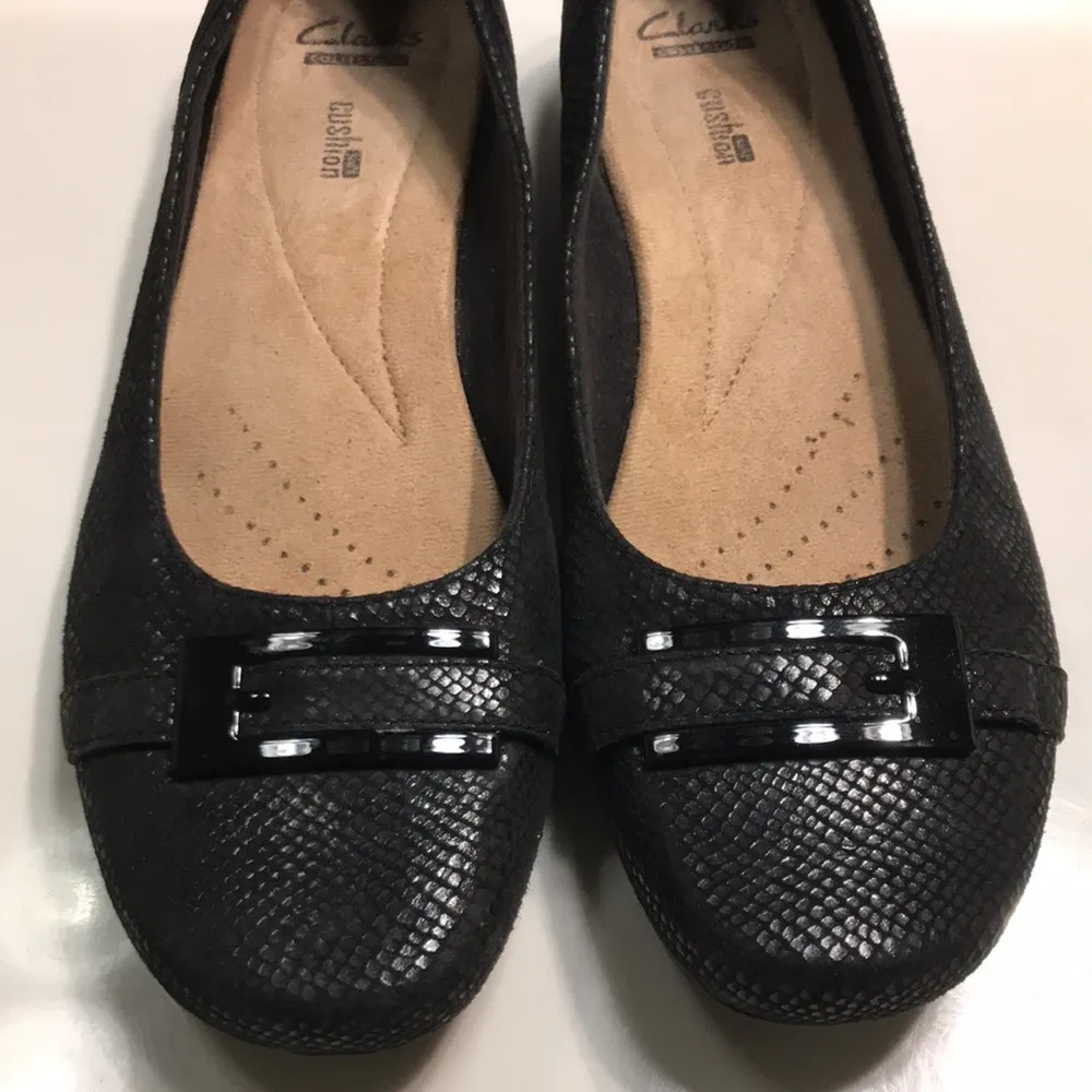 Clarks Women’s Metallic Snakeskin Faux Suede Soft Cushion Buckle Hardware Flats - Image 3