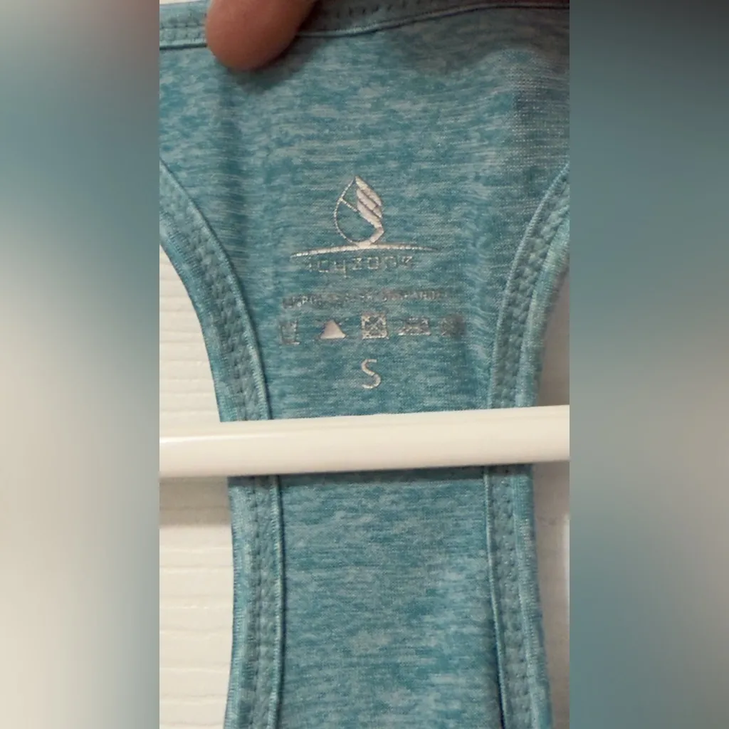 CRZ YOGA Blue Tank Top and Black Old Navy leggings. - Image 3