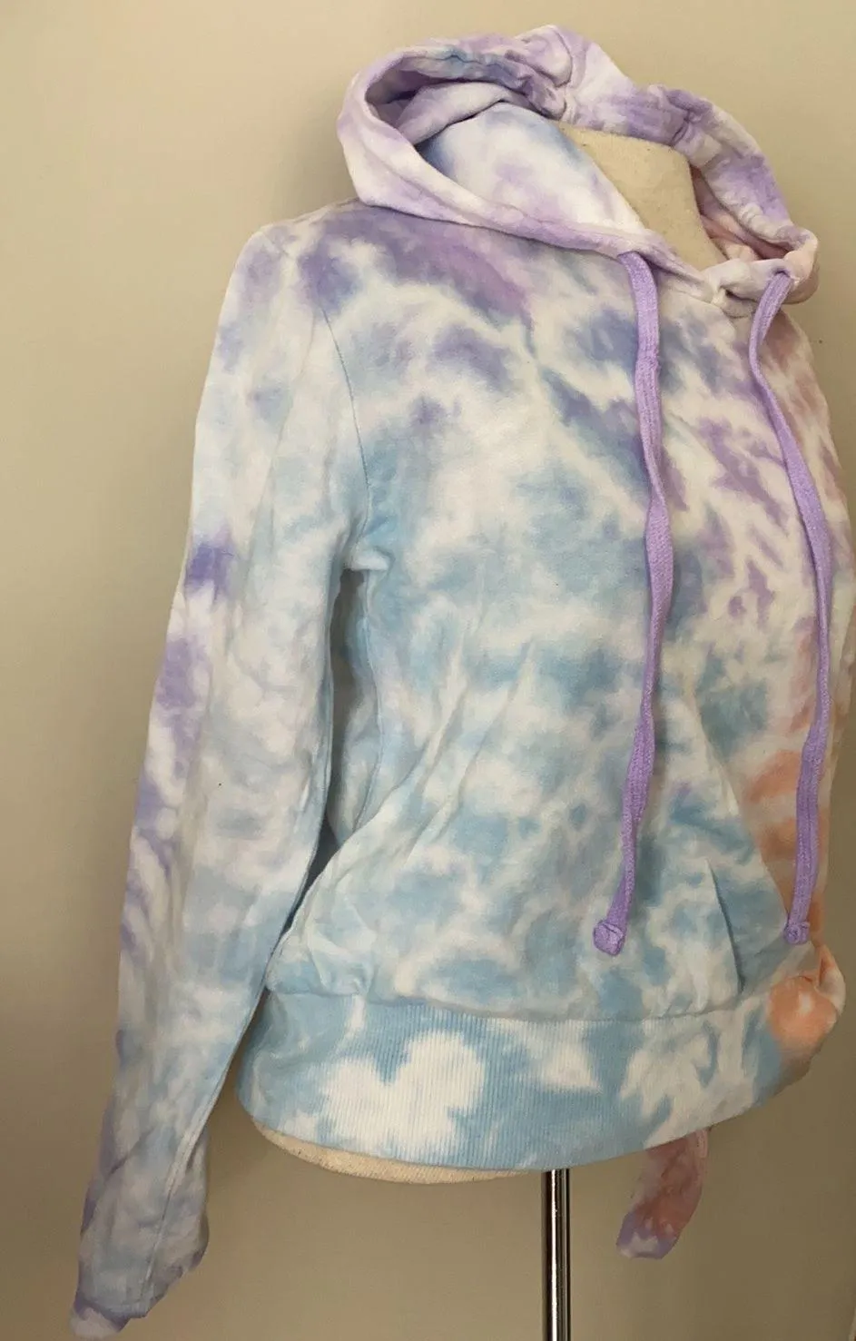Rue21 tie dyed Hoodie Cropped Sweatshirt Small pink blue hooded pullover long sleeve EUC  - Image 3