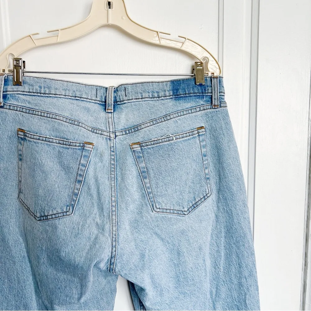 A&F • Curve Love Low Rise Baggy Jean medium light wash faded distressed loose - Image 9