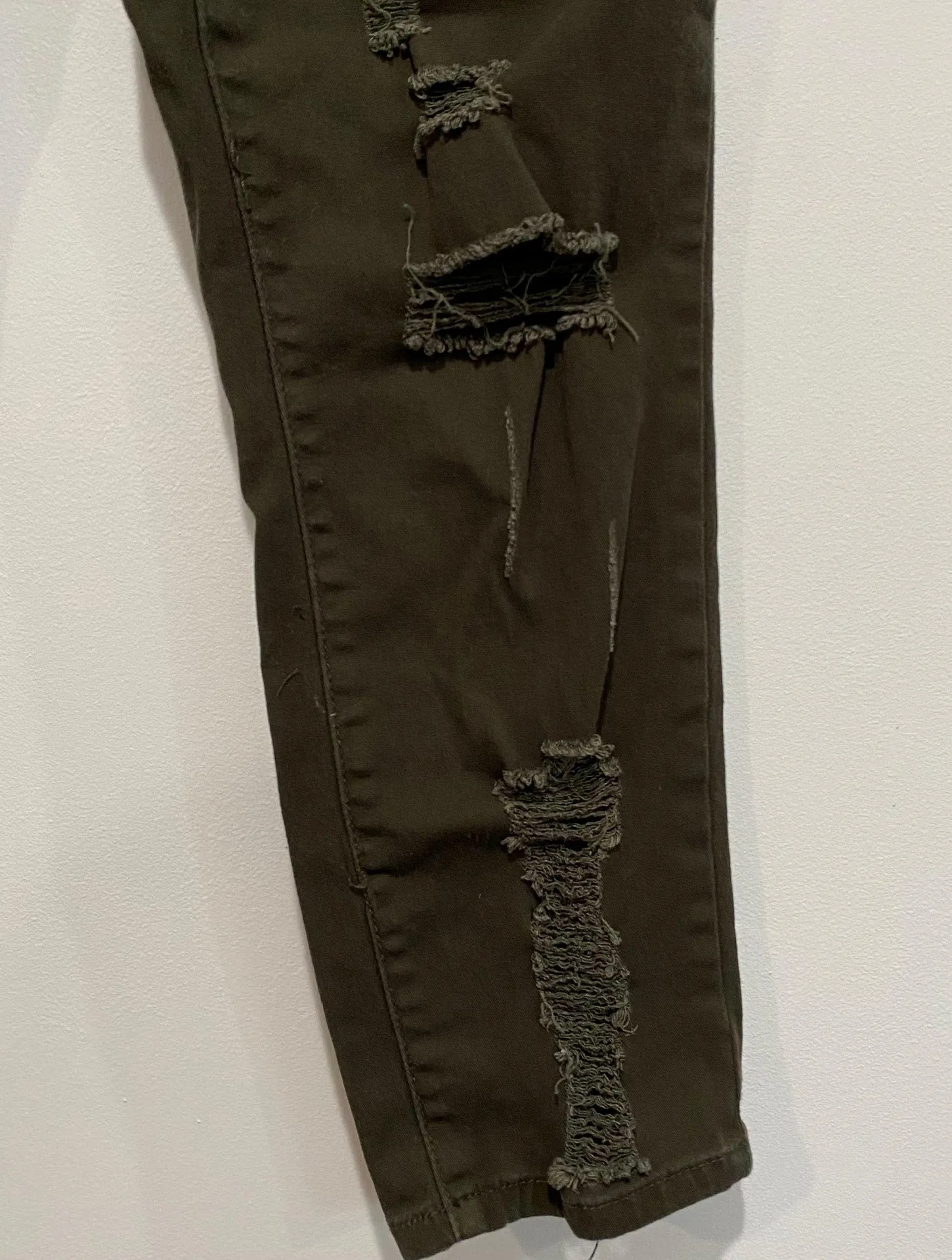 Silver Crush  Green Distressed Jeans Size 5/6 - Image 3