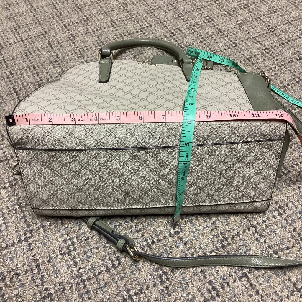 Nine West Olive Green Tan with Gold Chains Shoulder Crossbody or Hand Bag Purse - Image 10