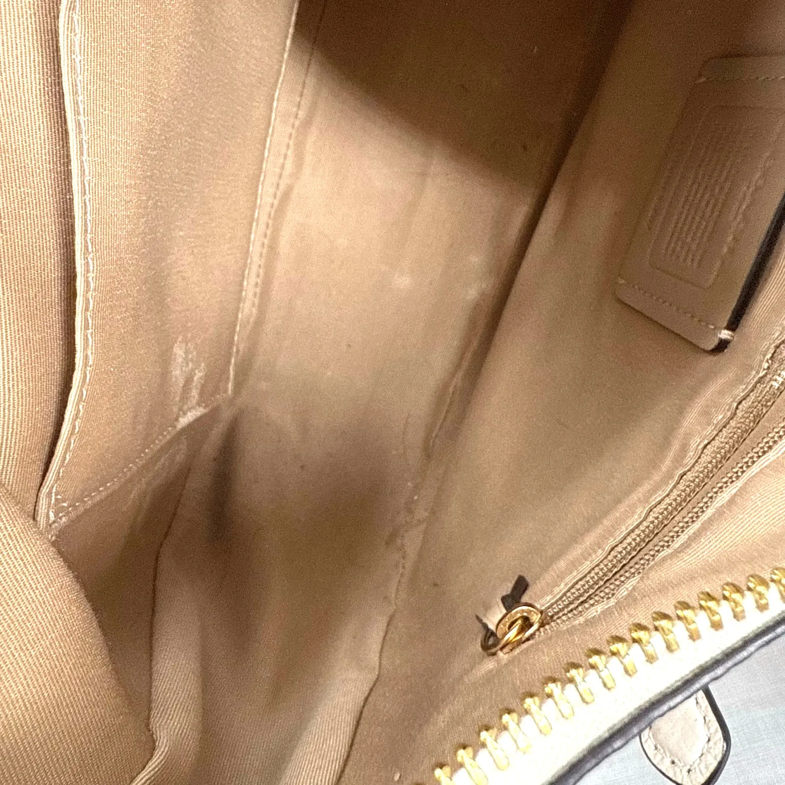 Coach Teri Hobo Pebbled Leather Shoulder Bag in Chalk CJ517 - Image 4