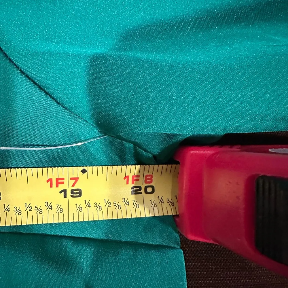 Dana Buchman Satin Emerald Green V Neck Metal Buttons & Metal Hooks Sleeve  Sz M - Image 15