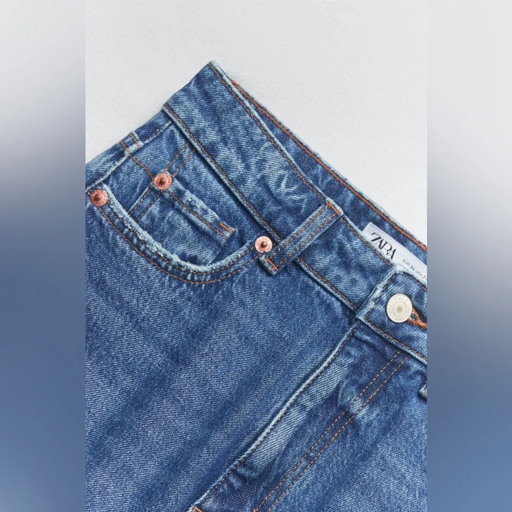 Z1975 MOM FIT JEANS WITH A HIGH WAIST - Image 4
