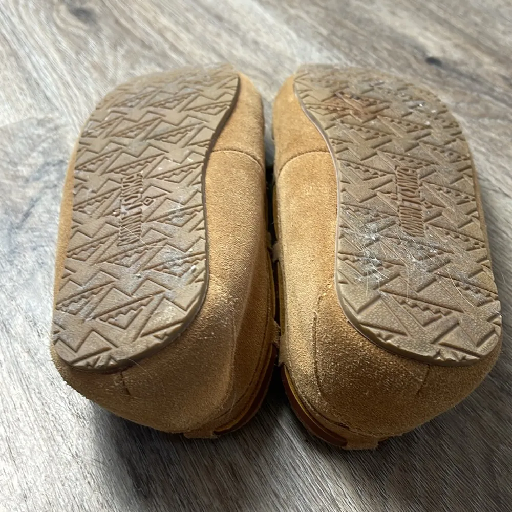 Minnetonka “Callie” Leather Moccasin Slippers Size 6 - Image 13