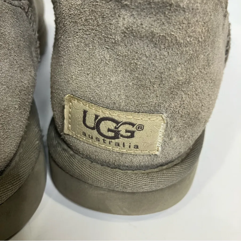 UGG Bailey button triplet ll shearling lined boots suede leather women’s size - Image 6