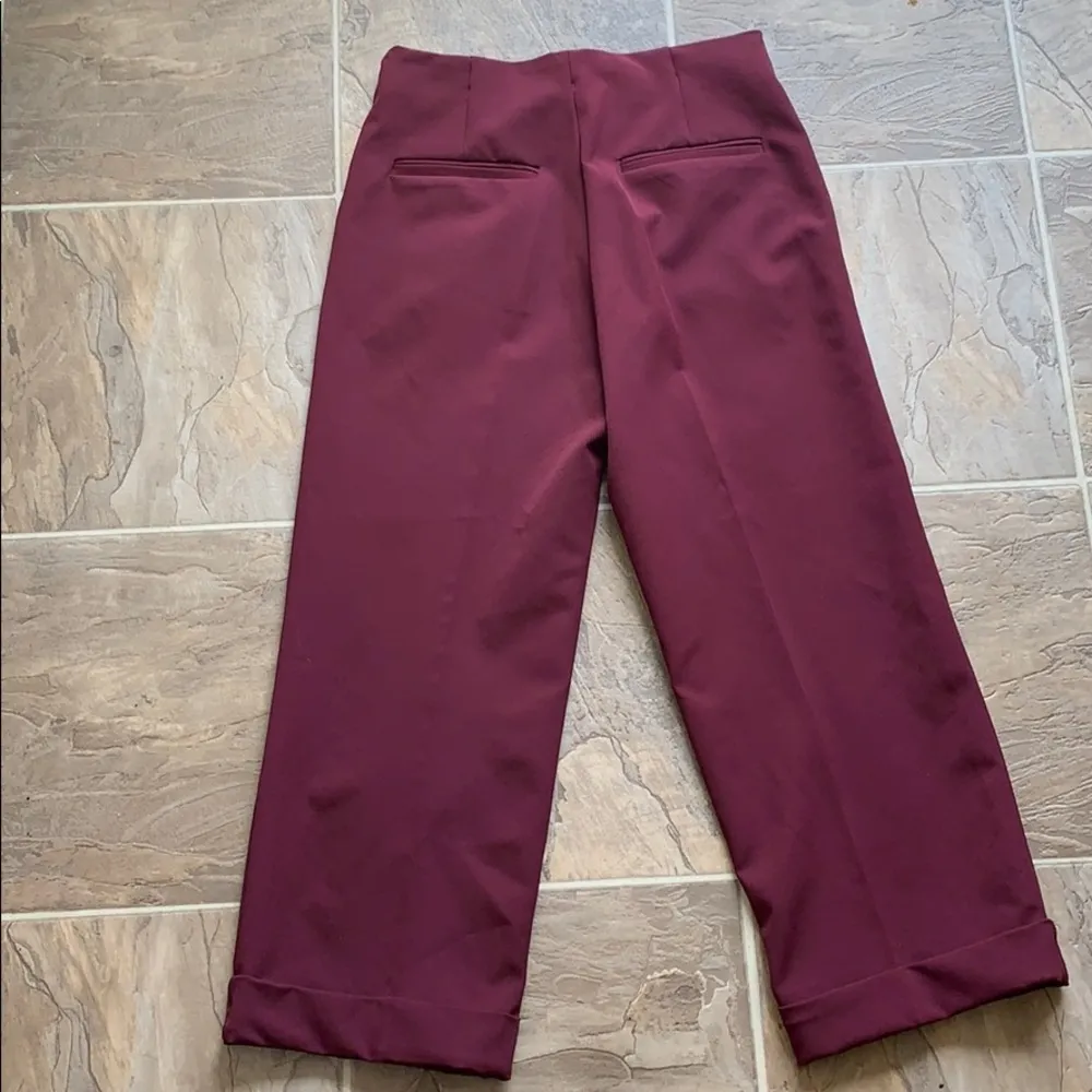 ZARA Cropped Burgundy Pants Size Small - Image 10