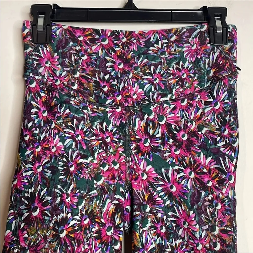 Lululemon Base Pace 28” fleece legging size 6 Floral Electric Pink - Image 5