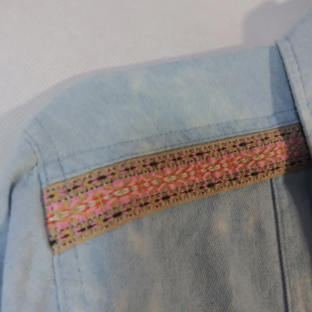 Mystree Blue Acid Wash Distressed Worn Light Weight Cotton Denim Jacket Size L - Image 5