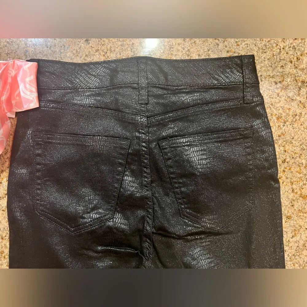 JUICY COUTURE HIGH RISE SKINNY
COATED FAUX SNAKESKIN Size 26 NWT - Image 5