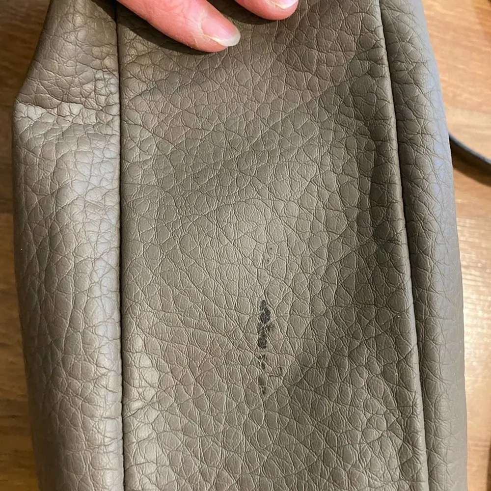 Giani Bernini Pebble Gray Hobo Shoulder Bag Lux Faux Leather - Image 10