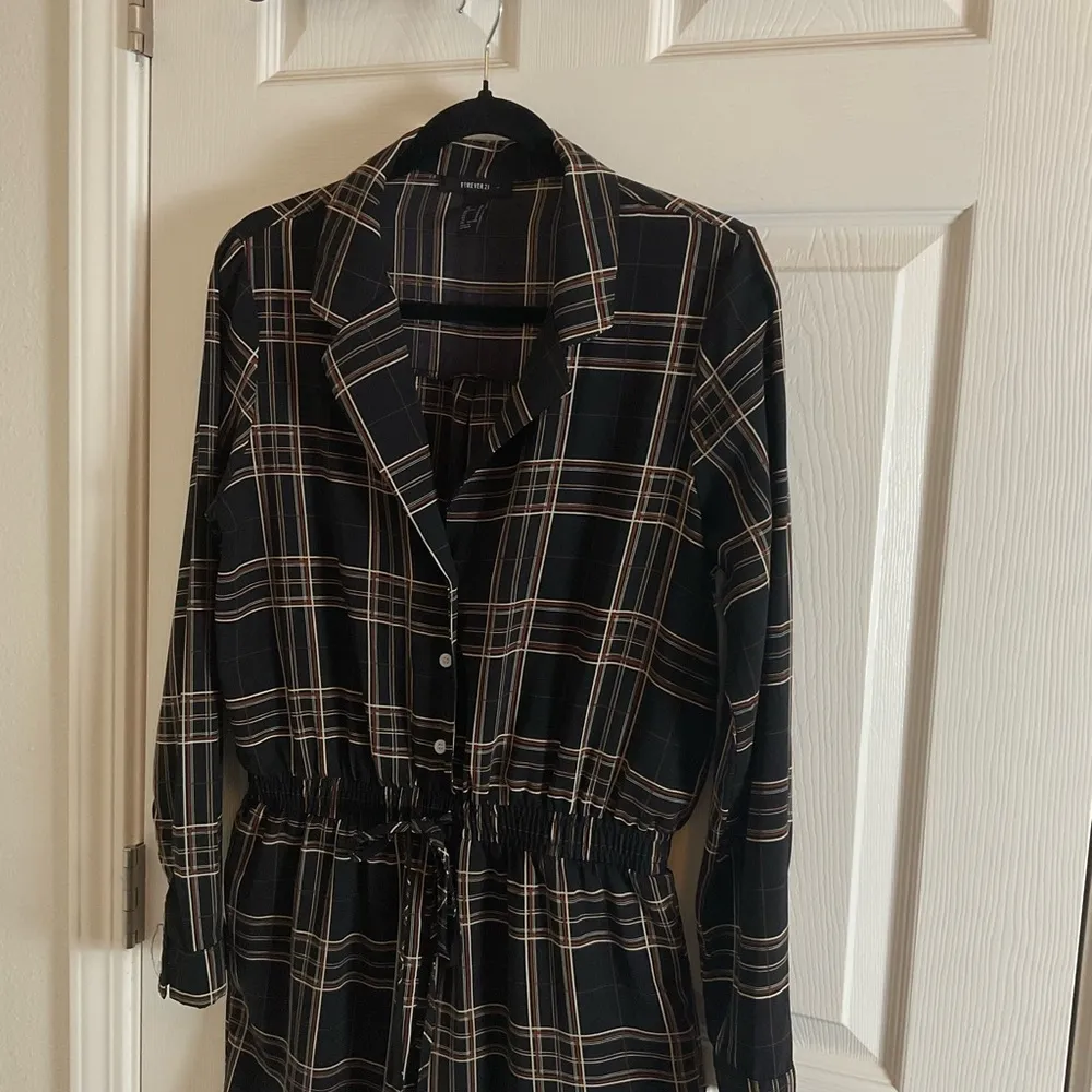 Forever21 women’s Plaid Black Jumpsuit size medium - Image 4