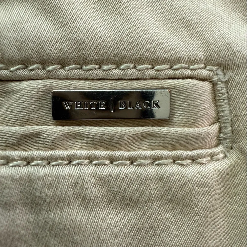 White House Black Market Stylish Tan‎ Women's Shorts size 6 cotton spandex - Image 6